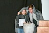 Bild: Sarah Rilka und Kerstin Brucholder als die kleine Johanna und Gudrun.