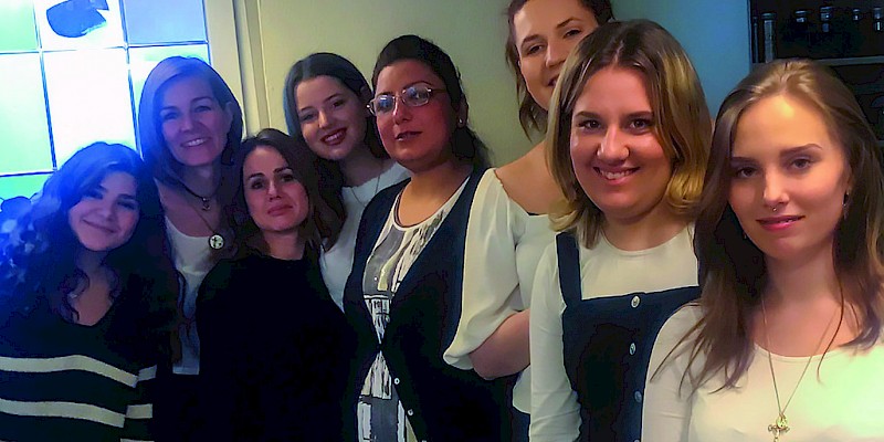 Marianne Horn, Surprit Kaur, Swetlana Schulmeister, Samantha Sgnonina, Amy Banmann, Leonie Pollrich, Manon Seppel, Rosein Abulhasan