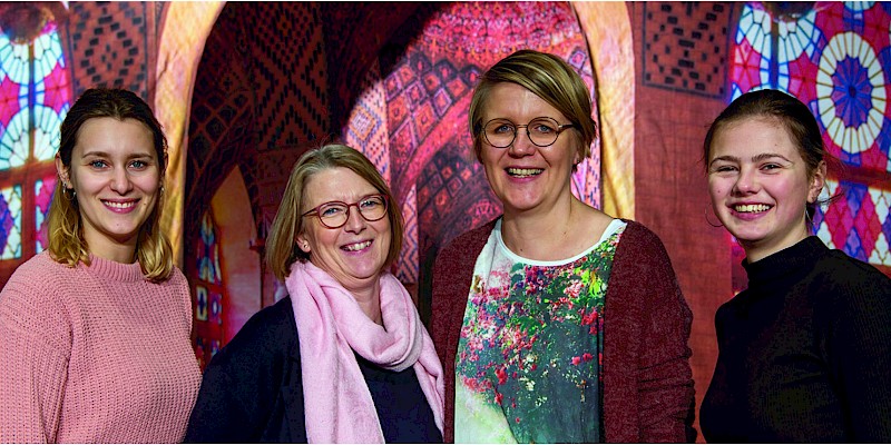 Sarah Kalka, Birgit Schendel, Anja Kaiser und Giulia Savic, es fehlt Anna Kleinemas